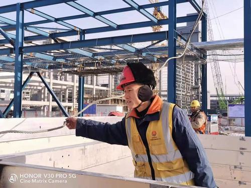 【春節(jié)一線報道】春節(jié)堅守崗位的銅煤建設者