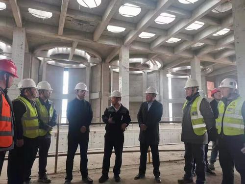 榆林化學(xué)公司董事長(zhǎng)宋世杰蒞臨陜煤建設(shè)銅煤公司第十六項(xiàng)目部檢查指導(dǎo)工作