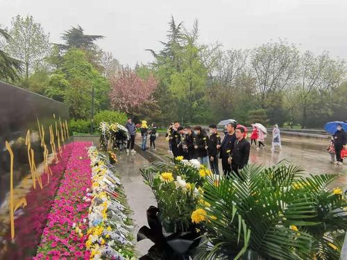 陜煤建設(shè)銅煤公司第二項目部黨支部開展“緬懷革命先烈、重溫革命歷史”主題黨日活動