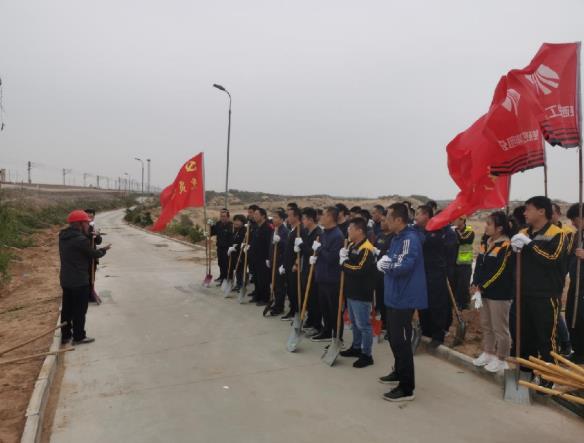 陜煤建設(shè)綠宇公司：義務(wù)植樹打造靖神鐵路低碳綠色運(yùn)輸通道