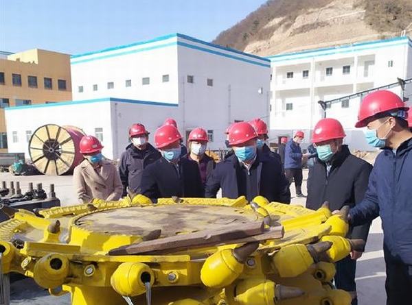 省多部門(mén)深入陜煤建設(shè)礦建二公司冶坪項(xiàng)目部開(kāi)展安全生產(chǎn)執(zhí)法聯(lián)合大檢查