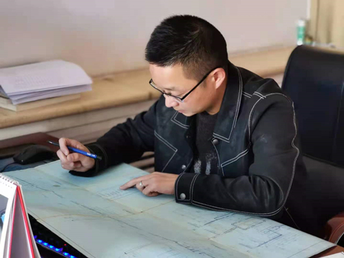 用汗水與智慧詮釋責(zé)任擔(dān)當(dāng)