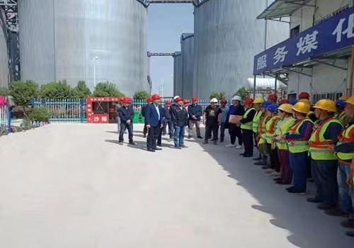 陜西神渭煤炭管道運(yùn)輸有限責(zé)任公司領(lǐng)導(dǎo)深入施工現(xiàn)場(chǎng)對(duì)一線參建人員慰問(wèn)