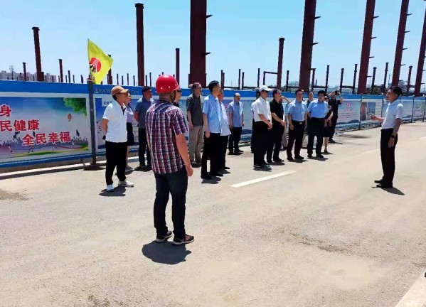 省政府參事、省文史館員調(diào)研組一行蒞臨南京金龍年產(chǎn)純電動(dòng)商用車建設(shè)項(xiàng)目調(diào)研指導(dǎo)工作