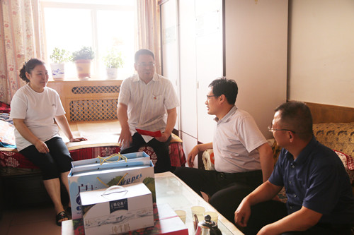 情系困難黨員  走訪慰問送關(guān)懷