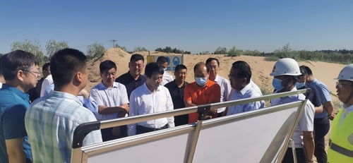 榆林市委副書記張勝利蒞臨陜煤建設(shè)路橋分公司靖神鐵路項目指導(dǎo)調(diào)研征拆工作