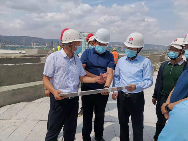 彬州市市長陳加寶蒞臨陜煤建設(shè)咸陽分公司銀西高鐵彬州站前廣場項(xiàng)目調(diào)研指導(dǎo)