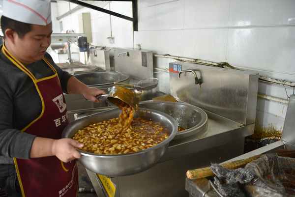 陜煤建設(shè)煤礦運營服務(wù)分公司：把“食”事辦好，讓幸福走上舌尖