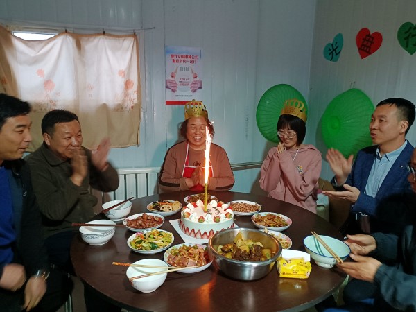 陜煤建設(shè)澄合分公司第十二項目部為職工過生日情暖人心