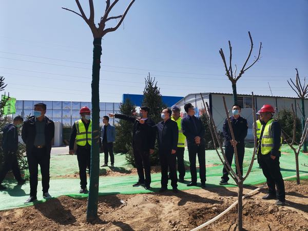 榆林市科創(chuàng)新城黨工委委員、管委會(huì)副主任劉政秀一行蒞臨科創(chuàng)新城同慧運(yùn)動(dòng)公園項(xiàng)目檢查指導(dǎo)工作