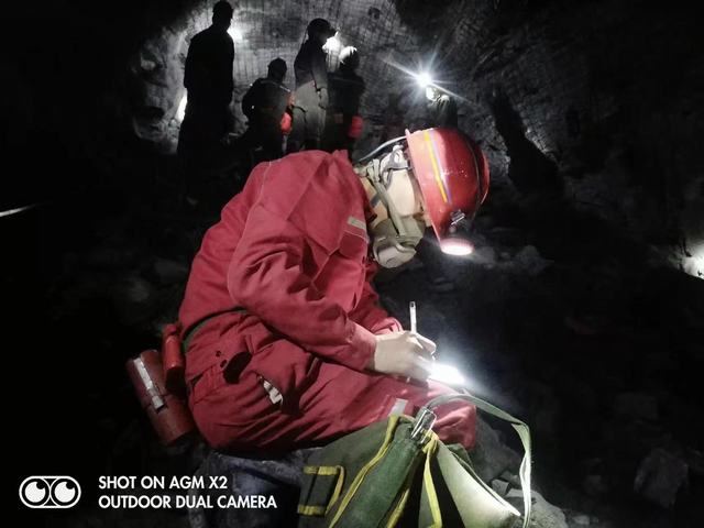 贊勞動(dòng)美，致敬煤礦工作者