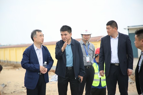 陜煤運(yùn)銷集團(tuán)黨委書記、董事長(zhǎng)楊科生一行蒞臨榆陽煤炭物流園區(qū)項(xiàng)目檢查指導(dǎo)工作