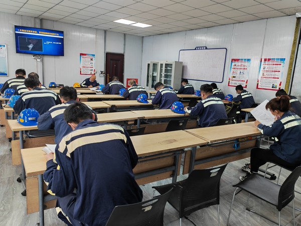 陜煤建設洗選煤運營公司紅柳林洗煤廠項目部：暢通機電“毛細血管，護好安全“大心臟”