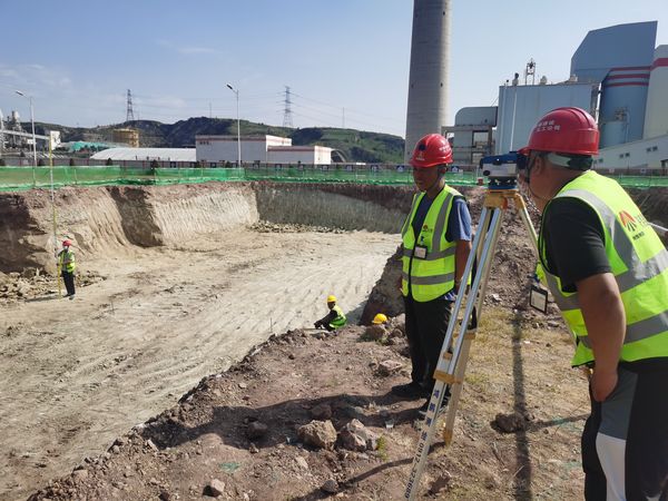 陜煤建設天工公司施工前沿以高溫“烤”驗，“暑”寫勞動畫卷