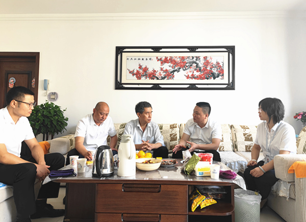 陜煤建設(shè)礦建三公司開展中秋節(jié)前走訪慰問活動(dòng)