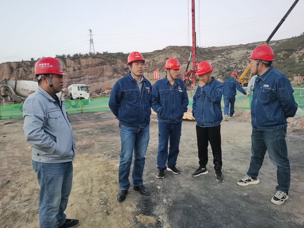 陜西新元潔能有限公司董事長、總經(jīng)理范建林蒞臨陜煤建設(shè)天工公司檢查指導(dǎo)工作