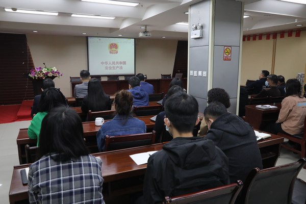 陜煤建設(shè)路橋分公司：青工“啄木鳥(niǎo)”，安全我來(lái)守