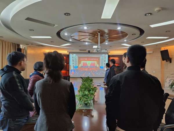 陜煤建設(shè)內(nèi)蒙古分公司:開展《邁進(jìn)新征程 建功新時(shí)代》主題黨課