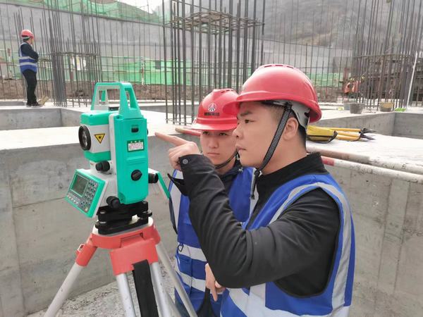 陜煤建設(shè)韓城分公司土建十一項(xiàng)目部： 一把尺子“量”到底  質(zhì)量“哨兵”嚴(yán)把關(guān)