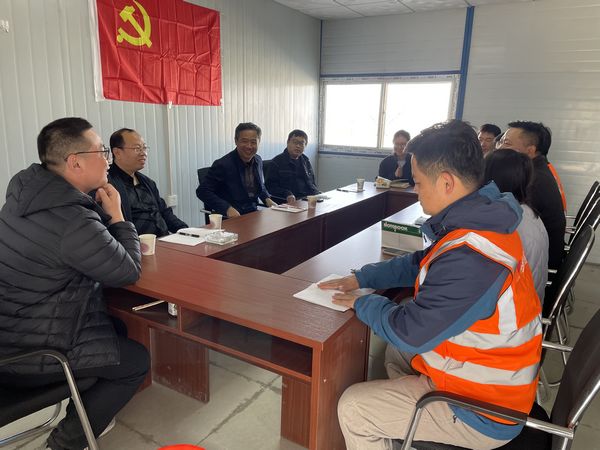 陜煤建設(shè)天工公司新疆第一項(xiàng)目部：召開座談會，青年員工士氣高