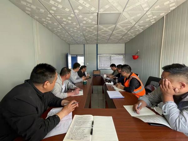 陜煤建設(shè)天工公司新疆第一項(xiàng)目部：工資有“薪”招，培訓(xùn)用“新”招，管理用“心”招納勞務(wù)派遣工