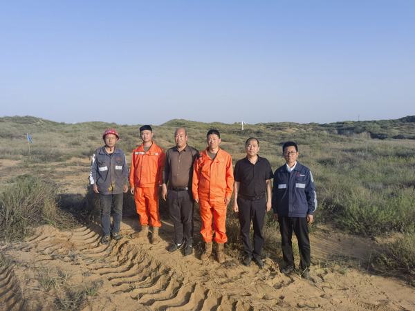 陜煤建設(shè)洗選煤運(yùn)營公司第一項(xiàng)目部積極配合完成 “神舟十六號(hào)”整流罩殘骸整理倒運(yùn)工作