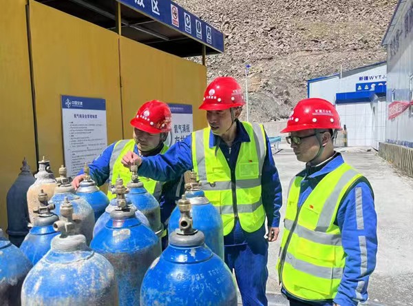 陜煤建設(shè)礦建三公司：多點(diǎn)發(fā)力，點(diǎn)亮安全之光