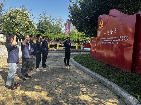 陜煤建設(shè)洗選煤運(yùn)營(yíng)公司澄合山陽(yáng)運(yùn)營(yíng)項(xiàng)目部： 以主題黨日活動(dòng)，夯實(shí)黨性思想