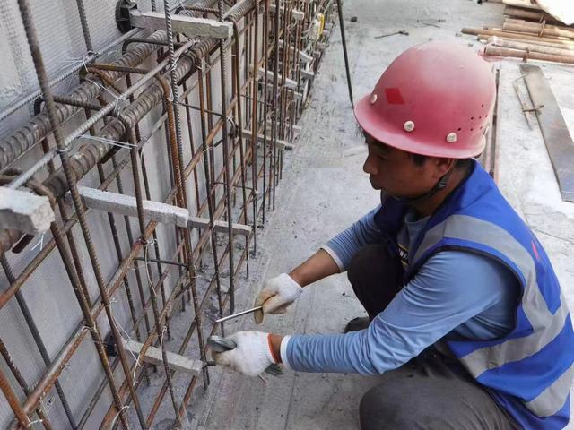 于鋼筋混凝土中 書寫平凡的詩意