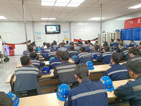 陜煤建設(shè)洗選煤運(yùn)營公司紅柳林洗煤廠項(xiàng)目部： 迸發(fā)合力 筑牢安全生產(chǎn)屏障