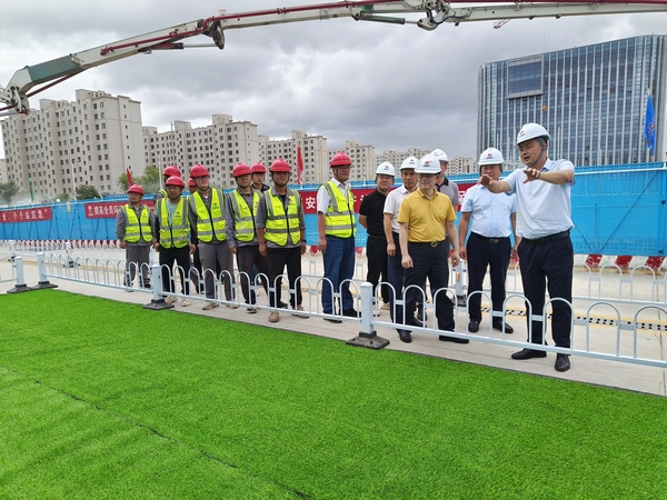 內(nèi)蒙古國龍新能源開發(fā)有限責任公司總經(jīng)理戈小龍蒞臨陜煤建設(shè)銅煤公司巨靈科研服務(wù)中心項目交流指導(dǎo)