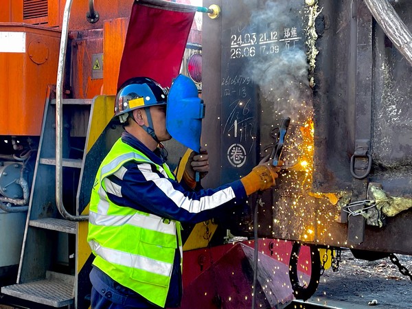陜煤建設(shè)洗選煤運(yùn)營公司檸條塔運(yùn)營項(xiàng)目部： 酷戰(zhàn)三伏天  盛夏綻芳華