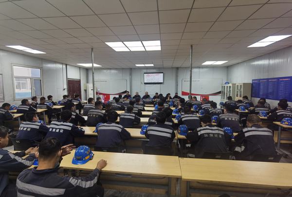 陜煤建設(shè)洗選煤運(yùn)營公司紅柳林洗煤廠項目部：迎戰(zhàn)高溫“烤”驗  筑牢“安全籬笆”