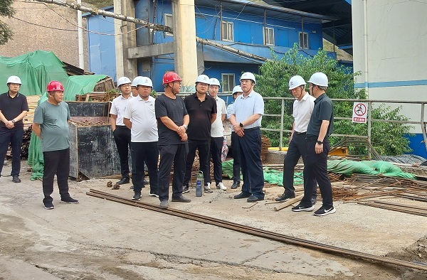 彬長集團黨委書記、董事長白永明一行深入陜煤建設渭南分公司第三項目部檢查指導