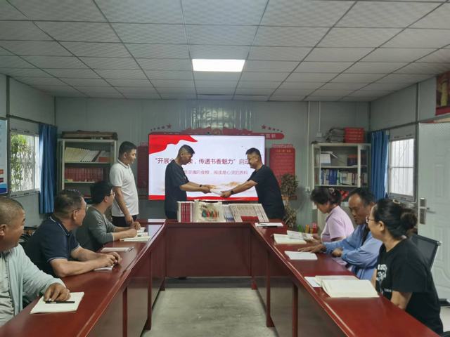 陜煤建設(shè)韓城分公司土建十二項(xiàng)目部：“四色閱讀”點(diǎn)亮讀書燈，讓生活溢滿書香