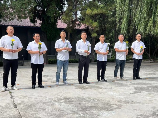 陜煤建設(shè)銅煤公司延安項(xiàng)目部黨支部 開(kāi)展“緬懷革命先烈，傳承紅色基因”主題黨日活動(dòng)