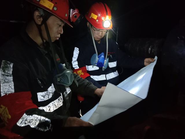 讓逐夢中的我們 踏著路 發(fā)著光