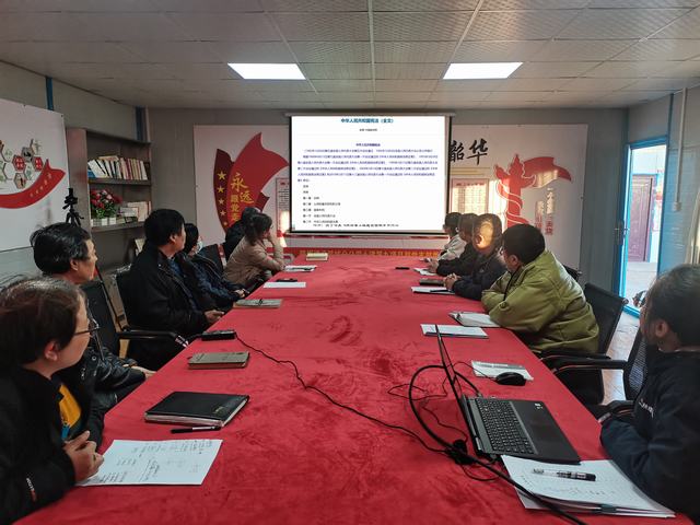 陜煤建設(shè)韓城分公司土建九項(xiàng)目部：積極開展“知憲于心 守憲于行”主題系列活動(dòng)