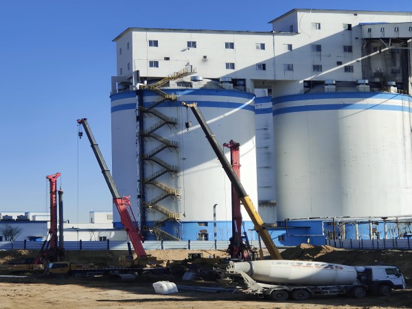 陜煤建設(shè)渭南分公司承建的小保當(dāng)選煤廠技改項(xiàng)目2號末煤倉、原煤倉樁基工程順利完成