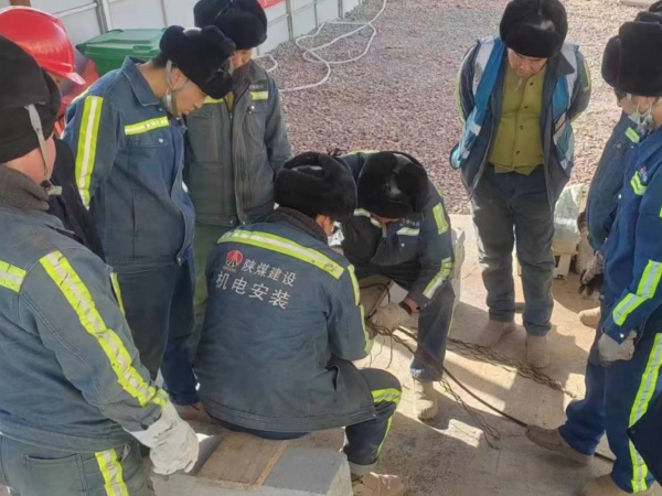 陜煤建設(shè)機(jī)電安裝公司： 以老帶新傳幫帶 以新促老共成長