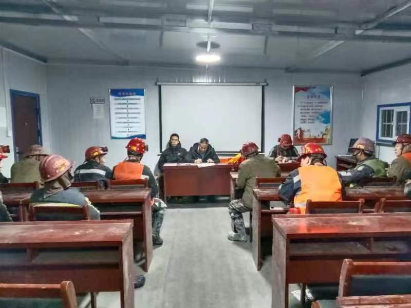 陜煤建設(shè)煤礦運(yùn)營服務(wù)分公司：堅守崗位一線  履行職責(zé)擔(dān)當(dāng)