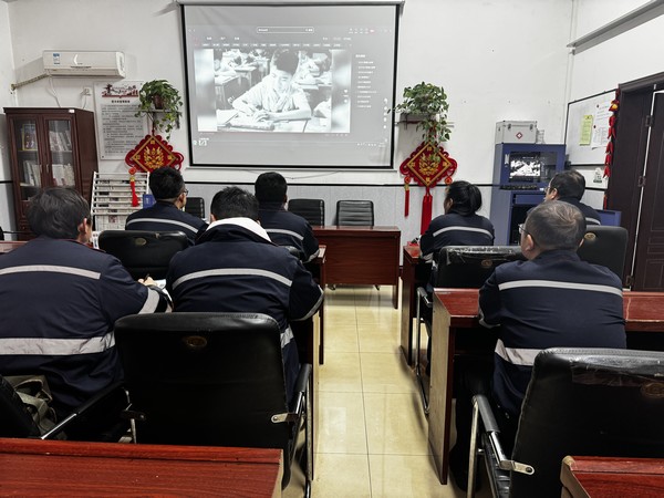 陜煤建設(shè)洗選煤運(yùn)營(yíng)公司澄合山陽(yáng)運(yùn)營(yíng)項(xiàng)目部：學(xué)習(xí)雷鋒精神，譜寫時(shí)代之光