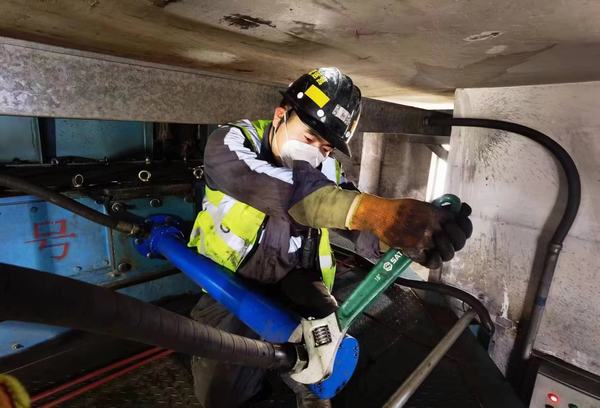 陜煤建設洗選煤運營公司檸條塔運營項目部：爭分奪秒護設備，齊心協(xié)力保生產(chǎn)