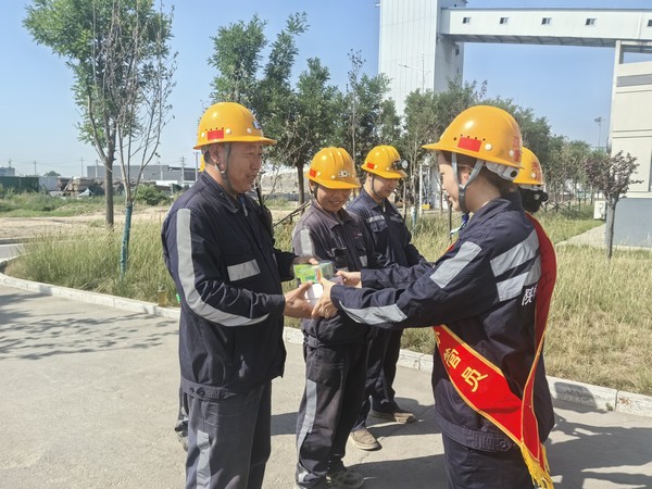 陜煤建設(shè)洗選煤運營公司神渭蒲城運營項目部 開展：“助檢修、囑安全、送溫暖”活動