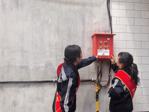 陜煤建設洗選煤運營公司神渭蒲城運營項目部：安全生產(chǎn)“她”力量  巾幗助安守平安