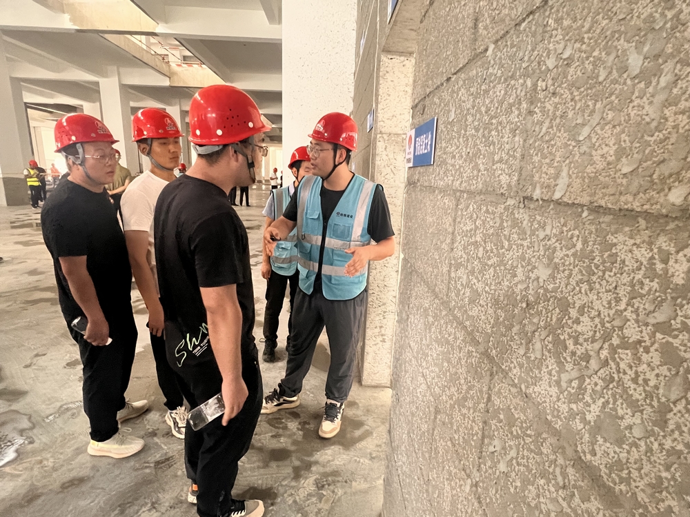 陜煤建設(shè)渭南分公司“補(bǔ)短板、強(qiáng)弱項(xiàng)、重落實(shí)”對(duì)標(biāo)交流學(xué)習(xí)圓滿收官