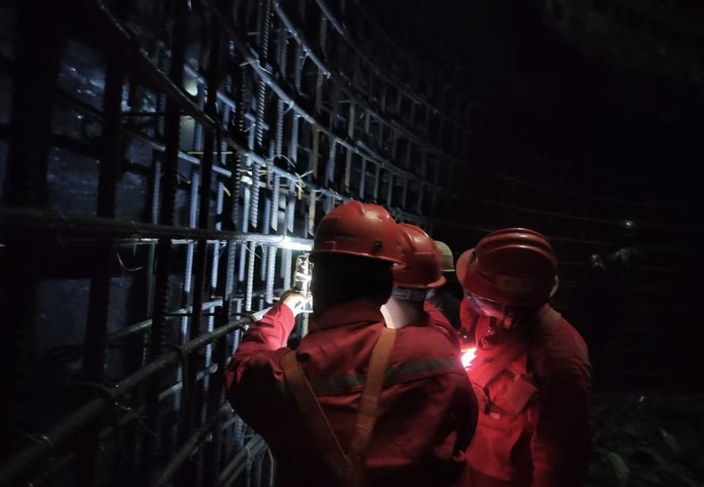 陜煤建設礦建二公司：75 周年普天慶國慶，礦建二公司堅守奏華章