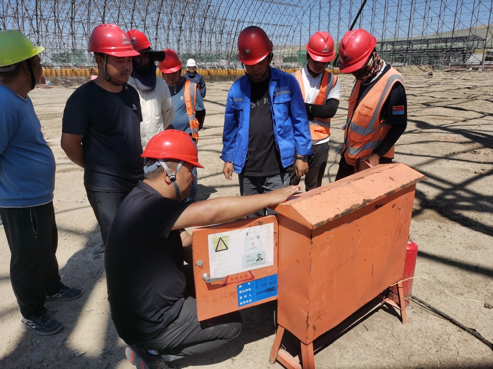 陜煤建設(shè)天工公司新疆第一項(xiàng)目部：繃緊安全管理弦，奏響百安行動(dòng)樂章