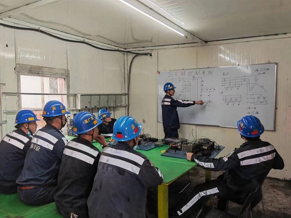 陜煤建設(shè)洗選煤運(yùn)營(yíng)公司紅柳林洗煤廠(chǎng)項(xiàng)目部： 以“創(chuàng)新式”培訓(xùn)實(shí)現(xiàn)“點(diǎn)對(duì)點(diǎn)”精準(zhǔn)培育