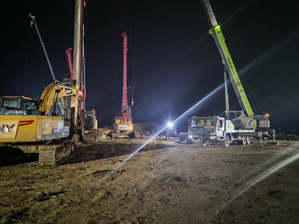 陜煤建設(shè)韓城分公司土建四項(xiàng)目部：夜幕下的奮斗，鑄就精品工程輝煌篇章